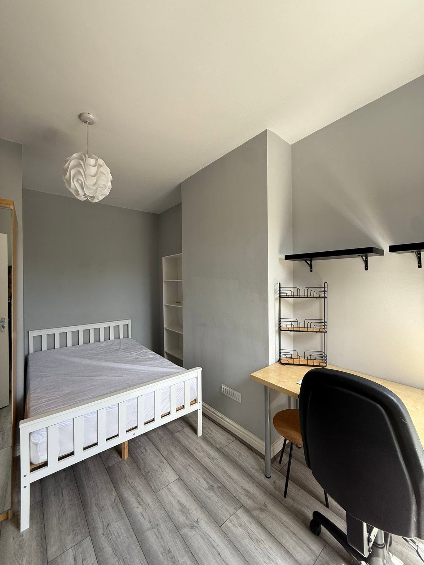 Airbnb & Holiday Let